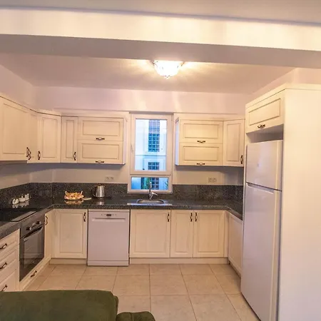 Opal Villa, Oezel Havuzlu, Вилла *